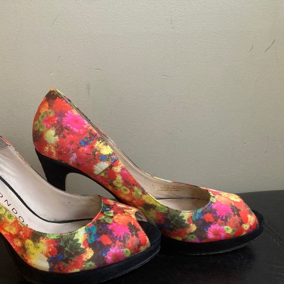 Floral Peep Toe Shoes - Picture 1 of 3